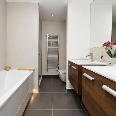 Luxury 4 Bed Home In Central London-3